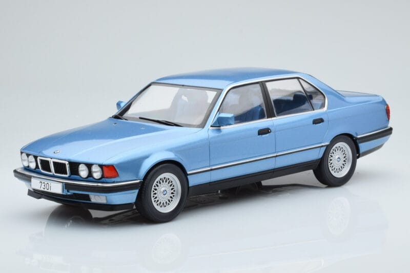 BMW 7-Series E32 730i Blue MCG 1:18