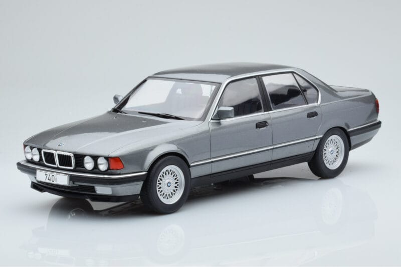 BMW 7-Series E32 740i Silver MCG 1:18