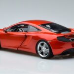 McLaren McLaren MP4-12C Coupe With Stig Top Gear Figurine Minichamps 1:18 1:18 Diecast