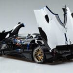 Pagani Pagani Zonda HP Barchetta Carbon Fiber White LCD 1:18 1:18 Diecast