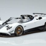 Pagani Pagani Zonda HP Barchetta Carbon Fiber White LCD 1:18 1:18 Diecast